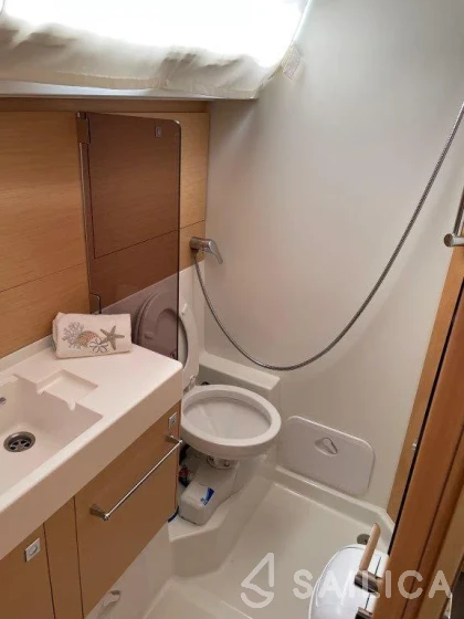Sun Odyssey 519 - Yacht Charter Sailica
