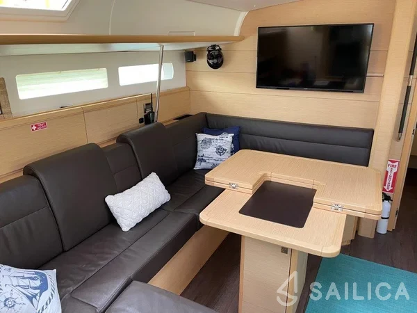 Sun Odyssey 519 - Yacht Charter Sailica