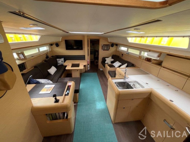 Sun Odyssey 519 - Yacht Charter Sailica