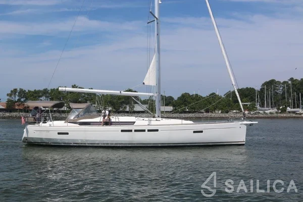 Sun Odyssey 519 - Yacht Charter Sailica