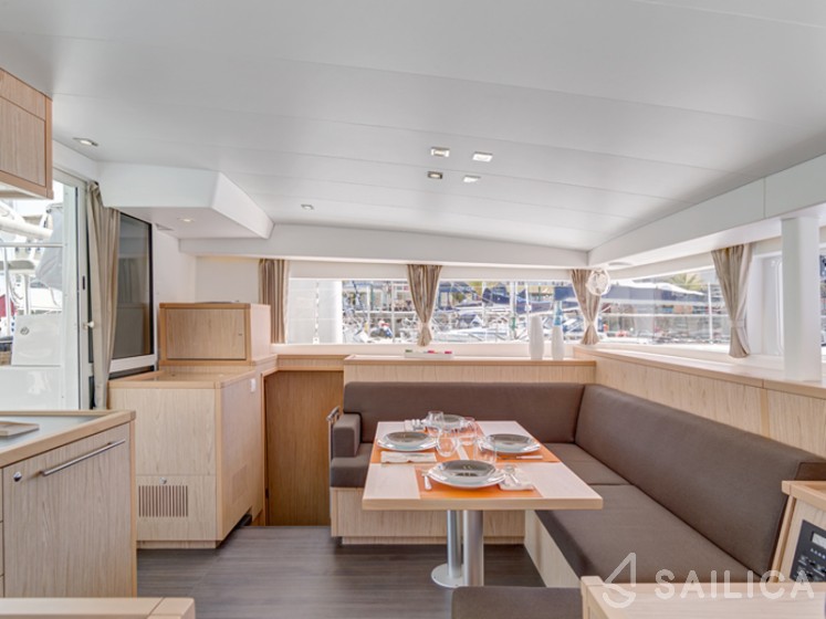 Lagoon 400 S2 - Yacht Charter Sailica