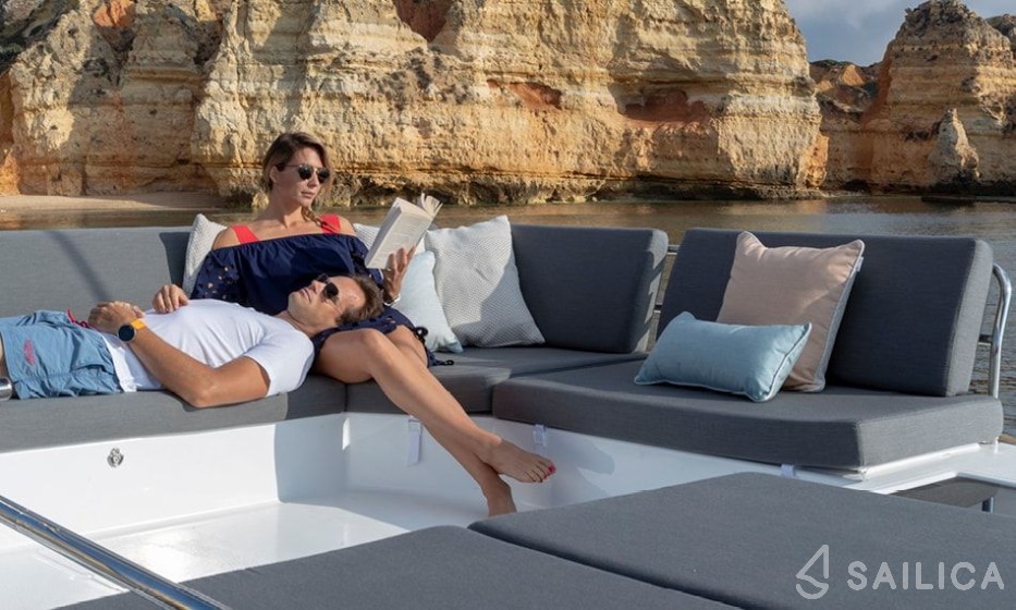 Elba 45 - Yacht Charter Sailica