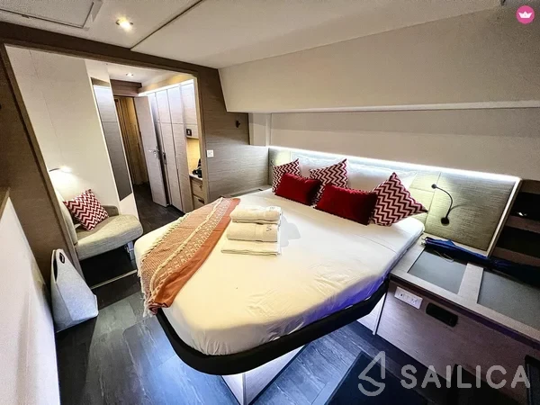 Aura 51 - Yacht Charter Sailica