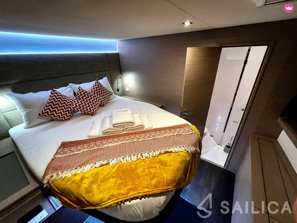 Aura 51 - Yacht Charter Sailica