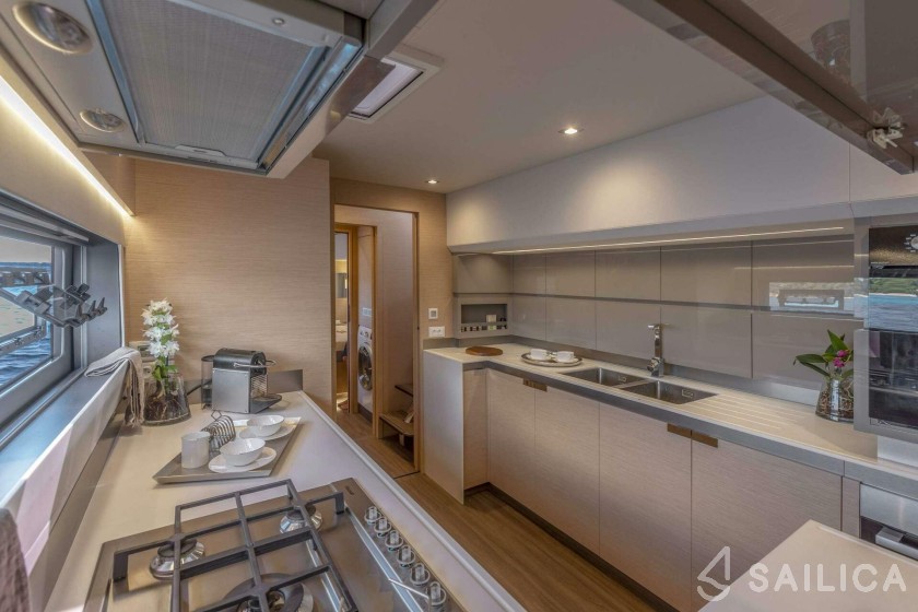 Fountaine Pajot - Photo #19 Fountaine Pajot - Yacht Charter Sailica