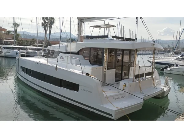 Bali Catspace - Yacht Charter Sailica