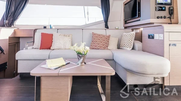 Aura 51 - Yacht Charter Sailica