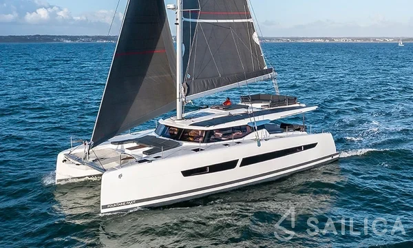 Aura 51 - Yacht Charter Sailica