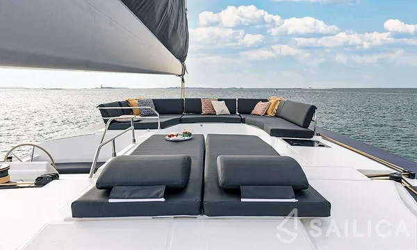 Aura 51 - Yacht Charter Sailica