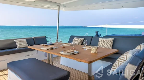 Aura 51 - Yacht Charter Sailica