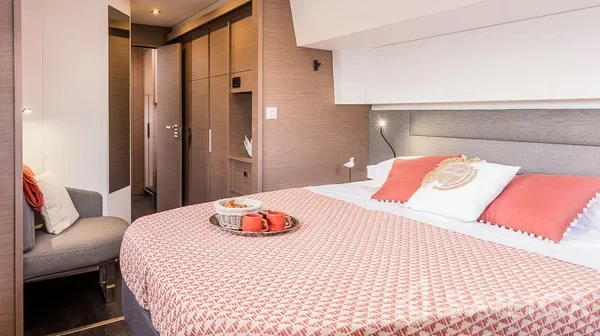 Aura 51 - Yacht Charter Sailica