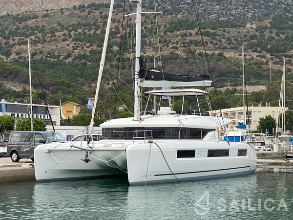 Lagoon 51 - Yacht Charter Sailica