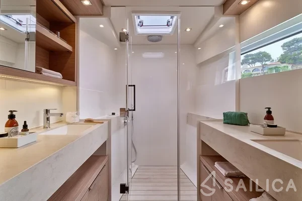 Lagoon 51 - Yacht Charter Sailica