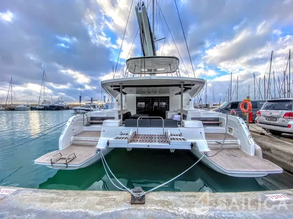 Lagoon 51 - Yacht Charter Sailica