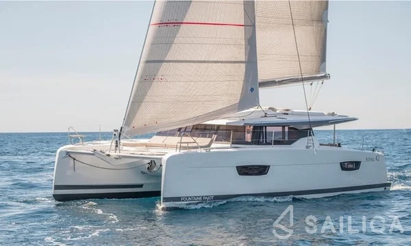 Astréa 42 - Yacht Charter Sailica