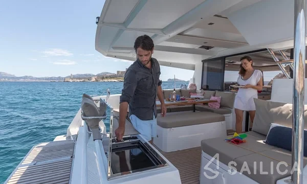 Astréa 42 - Yacht Charter Sailica
