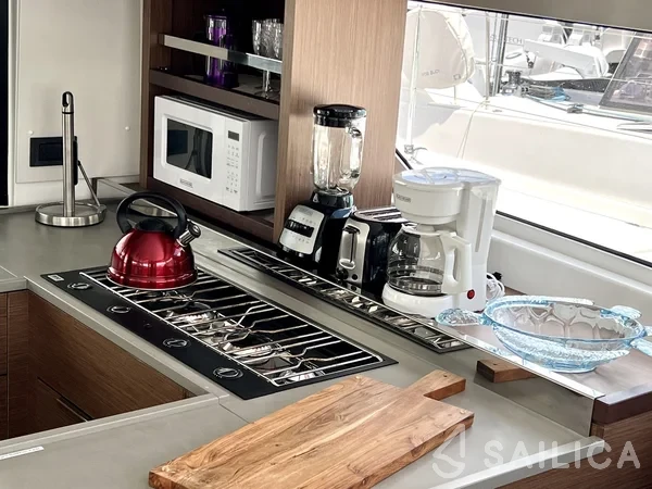 Lagoon 46  - Yacht Charter Sailica
