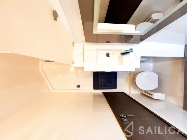 Isla 40 - Yacht Charter Sailica