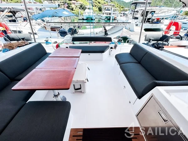 Nautitech 44 - Yacht Charter Sailica
