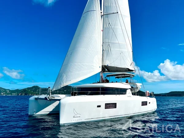Lagoon 42 - Yacht Charter Sailica