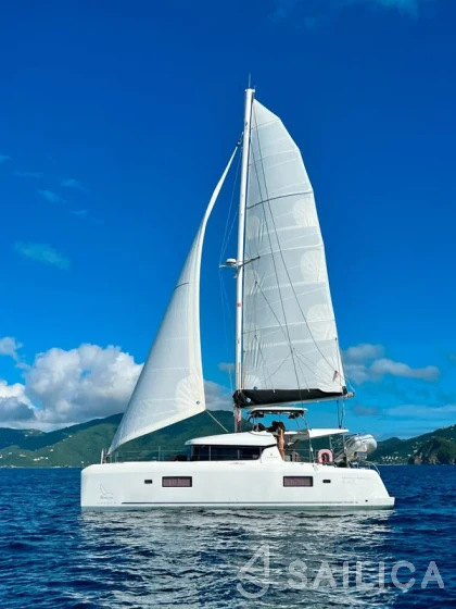 Lagoon 42 - Yacht Charter Sailica