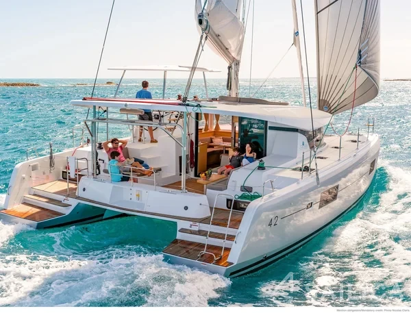 Lagoon 42 - Yacht Charter Sailica