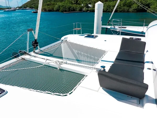 Lagoon 42 - Yacht Charter Sailica