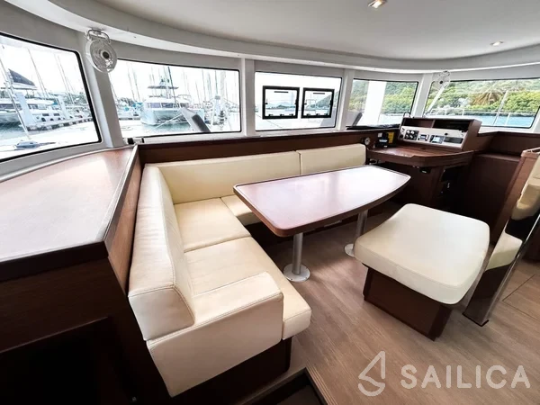 Lagoon 42 - Yacht Charter Sailica