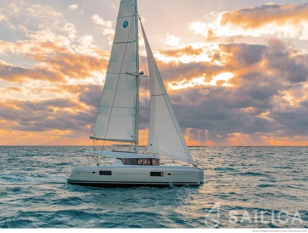Lagoon 42 - Yacht Charter Sailica