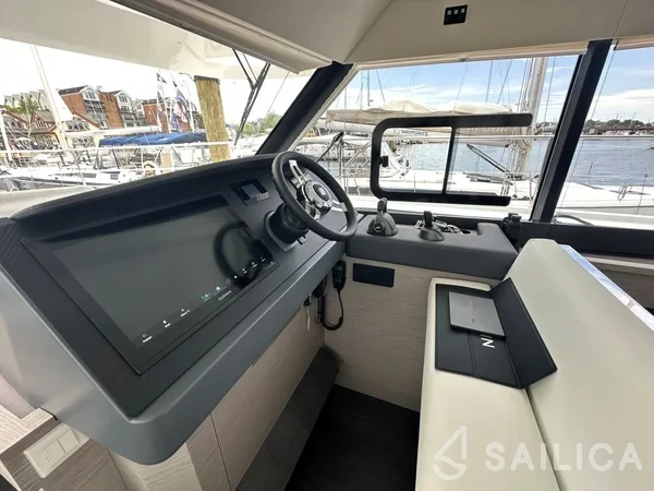 Fountaine Pajot MY6 - Yacht Charter Sailica