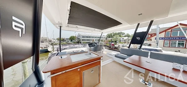 Fountaine Pajot MY6 - Yacht Charter Sailica