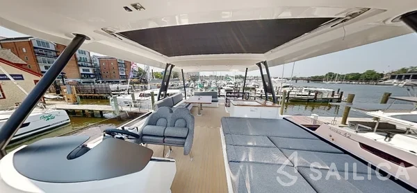 Fountaine Pajot MY6 - Yacht Charter Sailica