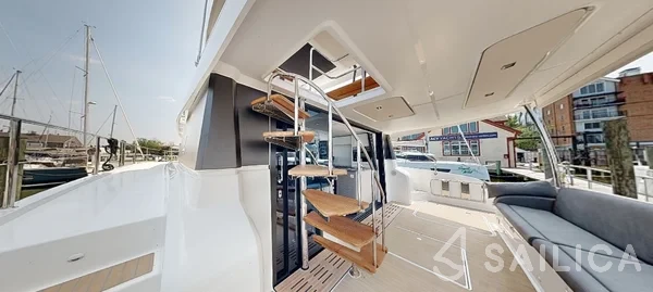 Fountaine Pajot MY6 - Yacht Charter Sailica