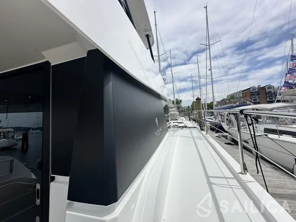 Fountaine Pajot MY6 - Yacht Charter Sailica