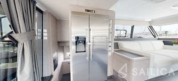 Fountaine Pajot MY6 - Yacht Charter Sailica