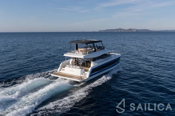 Fountaine Pajot MY6 - Yacht Charter Sailica
