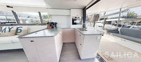 Fountaine Pajot MY6 - Yacht Charter Sailica