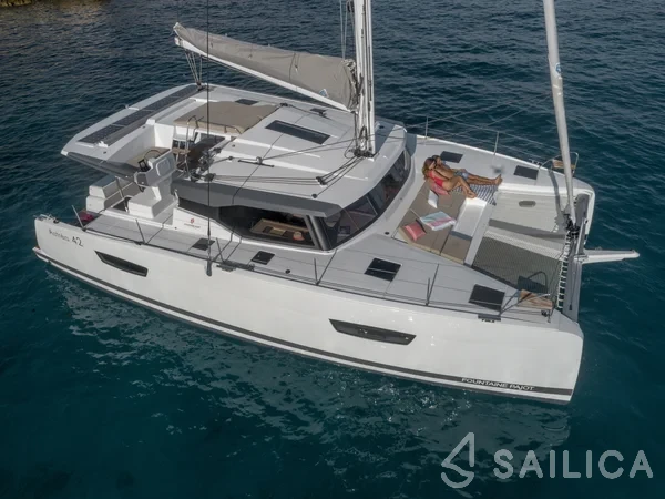 Astréa 42 - Yacht Charter Sailica