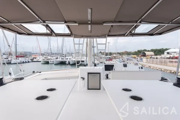 Bali 5.4. - Yacht Charter Sailica