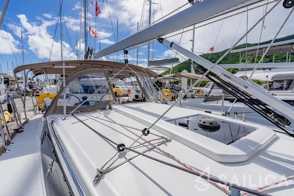 Sun Odyssey 349 - Yacht Charter Sailica