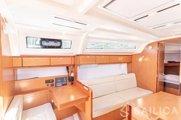 Bavaria 37 - Yacht Charter Sailica