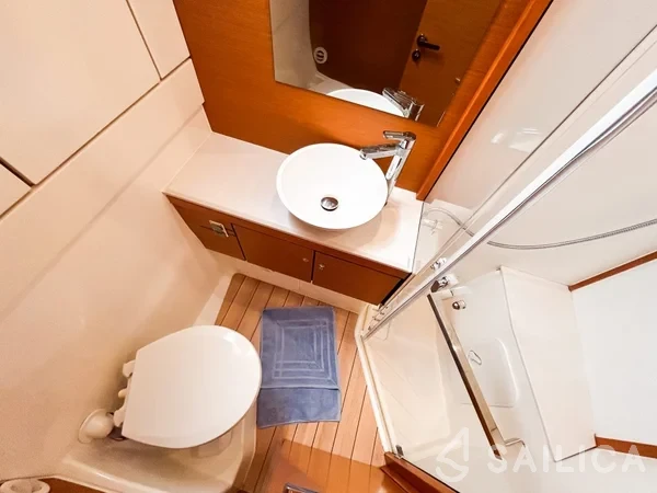 Jeanneau 54 - Yacht Charter Sailica