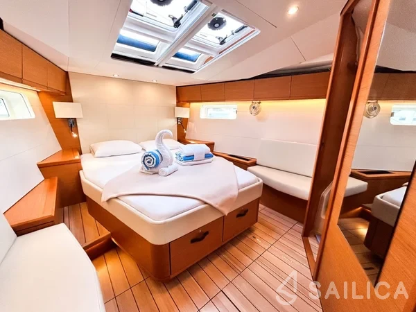 Jeanneau 54 - Yacht Charter Sailica