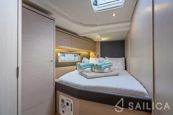 Oceanis 51.1 - Yacht Charter Sailica