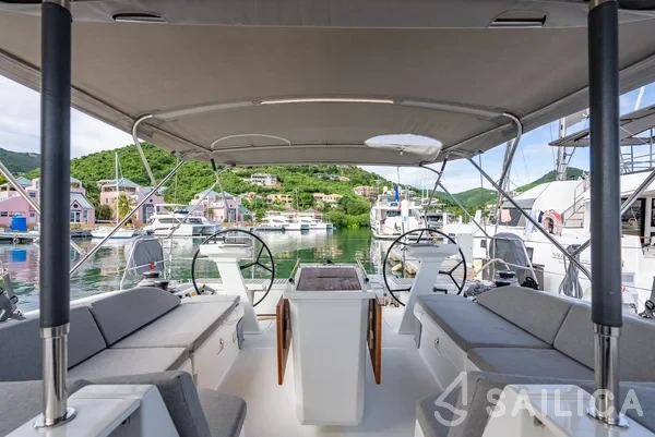 Oceanis 51.1 - Yacht Charter Sailica