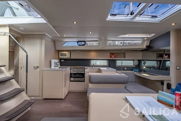 Oceanis 51.1 - Yacht Charter Sailica