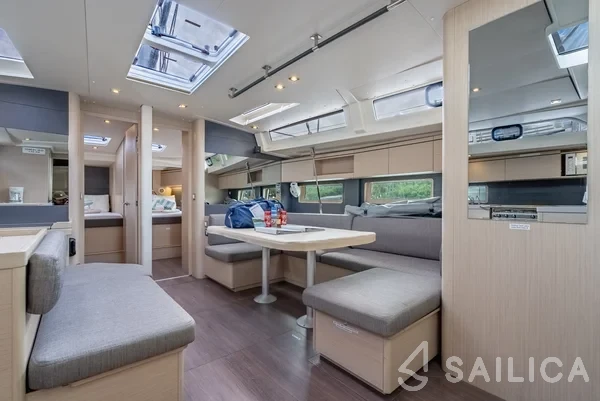 Oceanis 51.1 - Yacht Charter Sailica