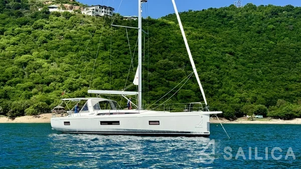 Oceanis 51.1 - Yacht Charter Sailica