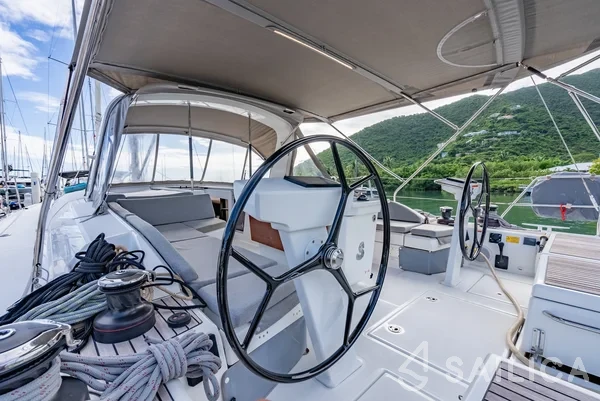 Oceanis 51.1 - Yacht Charter Sailica