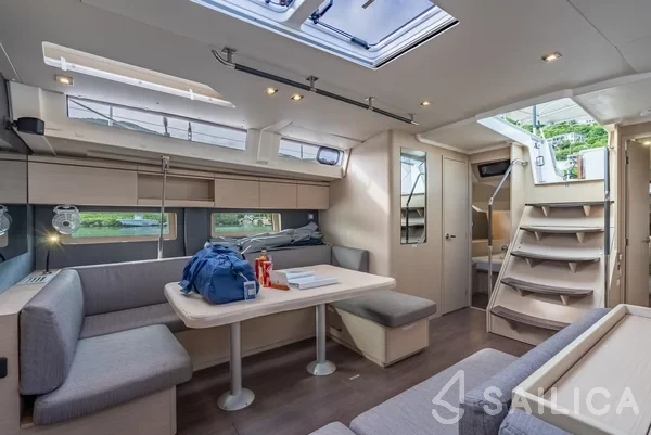 Oceanis 51.1 - Yacht Charter Sailica